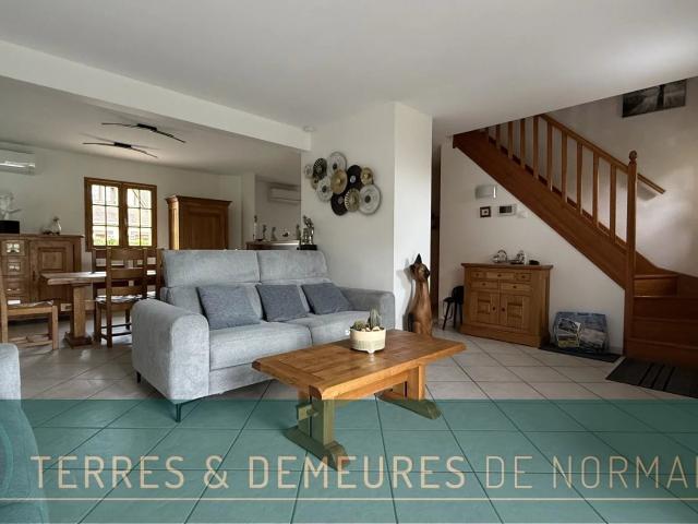 A vendre: Neufchâtel en Bray – Maison de 180 m² avec Piscine In