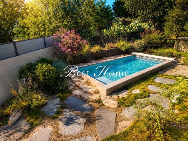 A VENDRE NÎMES OUEST Villa provençale rénovée 170 m2 4/5 c