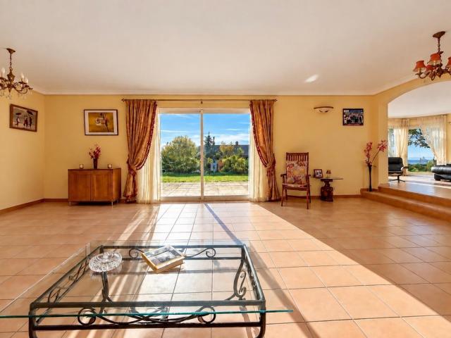 A Vendre Nouveauté À Loisin – Maison Familiale T5 De 200 M². 200m² Loisin