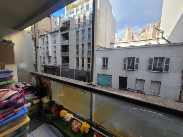A VENDRE PARIS 15ème RUE DOMBASLE STUDIO AVEC BALCON