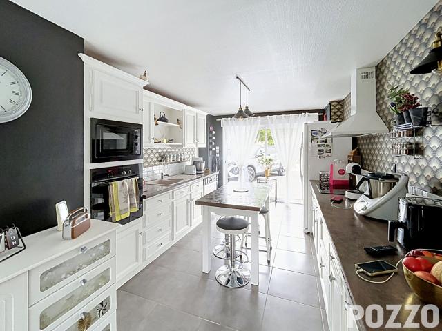 A VENDRE PAVILLON DE 6 PIECES 103 m2 A VIRE NORMANDIE 14