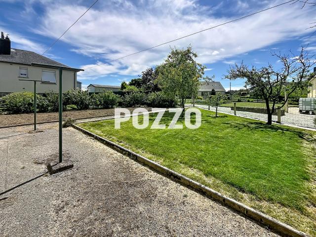A VENDRE PAVILLON DE 4 PIECES SUR SOUS SOL AVEC VIE DE PLAIN PIED A TINCHEBRAY 61800