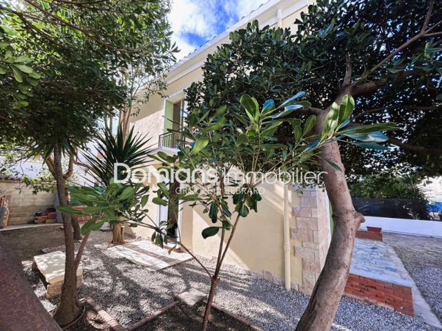 A VENDRE PERPIGNAN MAISON DE VILLE AVEC GARAGE ET JARDIN