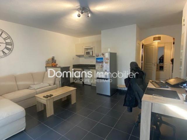A VENDRE PEYRESTORTES T2 en rez de jardin avec place de
