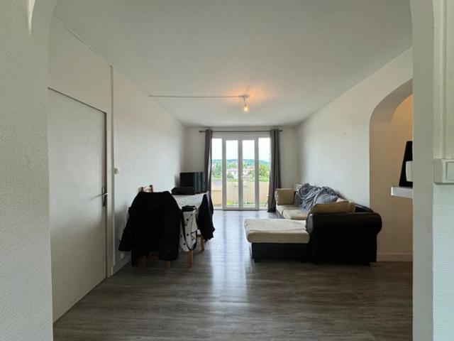 A vendre proche tous commerces, bel Appartement type 4 avec garage
