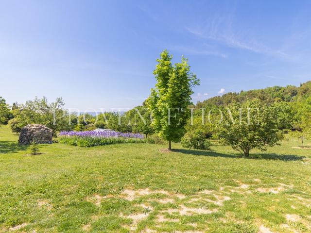 A Vendre Propriété Avec Maison D'amis Et Vue Panoramique Lub. 270m² Apt