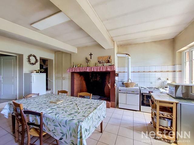 A Vendre Propriété avec Maisons d'habitation, dépendances su. 152m² Saint Mézard