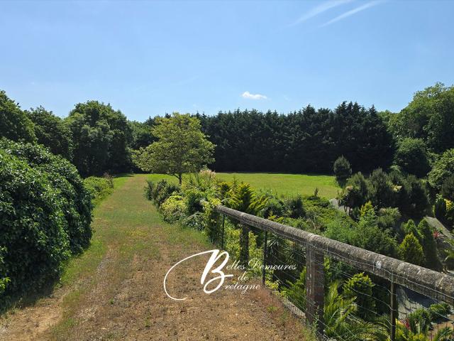 A vendre propriété bordant petite rivière et 3 ha de bois et. 170m² Saint Quay Portrieux