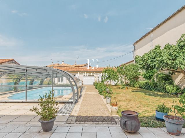 A VENDRE PROPRIETE D'EXCEPTION 265 M2 CHATEAUNEUF SUR CHARENTE