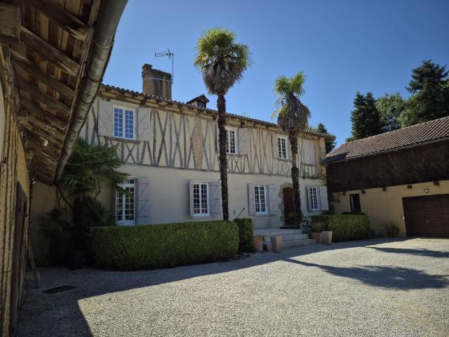 A vendre, propriété d'exception à 25 km d'Auch