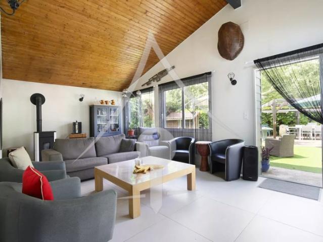 A vendre propriété de 7 pièces à POMPERTUZAT