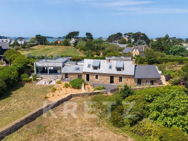 À vendre – Propriété de caractère avec vue mer, accès direct. 300m² Penvénan