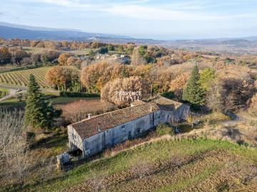 A Vendre Propriete Du XIXè A Renover Sur 2,4 Ha Avec Vignes. 200m² Bonnieux