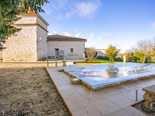A vendre propriété en pierre d'environ 334 m² habitables 334m² Dolmayrac