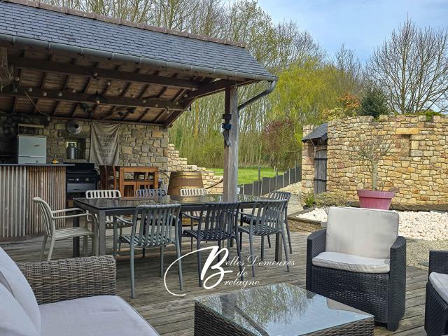 A vendre propriété en pierres avec bois et étang proche Dina. 182m² Plélan Le Petit