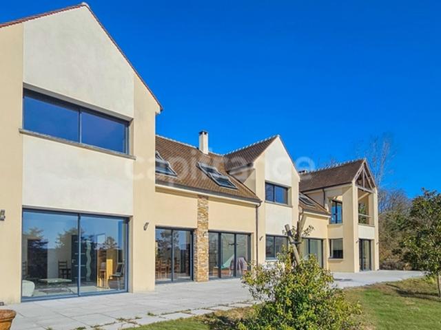 A vendre, propriété LE VAL SAINT GERMAIN 91, 21 pièces, piscine, hammam, ascenseur, garage 11 véhicules. Terrain de 9231m²