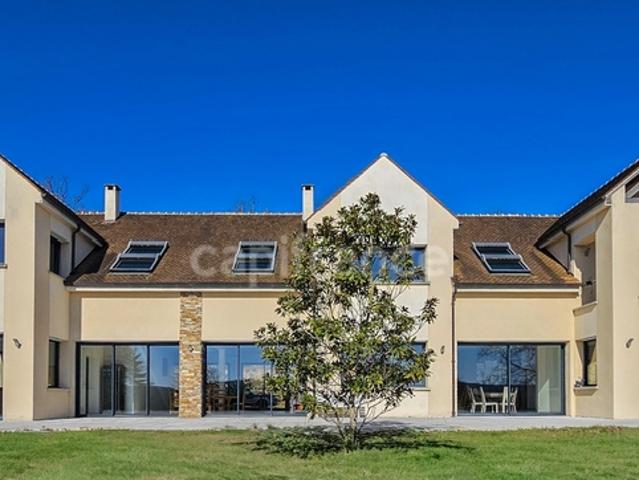 A vendre, propriété LE VAL SAINT GERMAIN 91, 21 pièces, piscine, hammam, ascenseur, garage 11 véhicules. Terrain de 9231m²