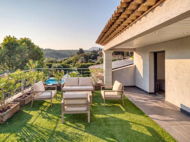 À vendre: Propriété neuve de 2017, sur terrain de 1365 m2. 162m² La Colle Sur Loup