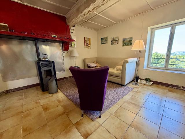 À vendre près d'Arleuf: maison avec vue panoramique