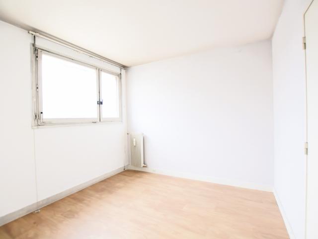 A VENDRE RAMBOUILLET HYPER CENTRE 78120 APPARTEMENT AVEC ASCENSEUR 2 PIECES AVEC BALCON ET CAVE