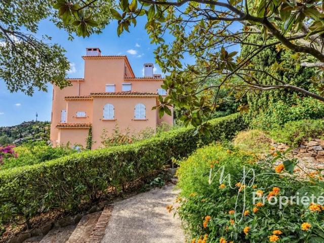 À VENDRE Rayol Canadel sur mer – Appartement de charme au de. 85m² Rayol Canadel sur Mer