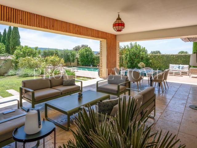 À Vendre Remarquable Propriété D’Architecte À Gordes Avec Pi. 245m² Gordes