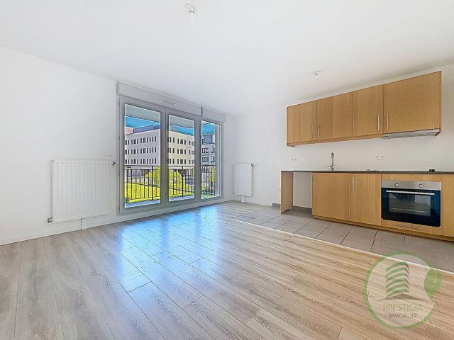 A VENDRE REIMS CLAIRMARAIS Superbe T2 avec balcon