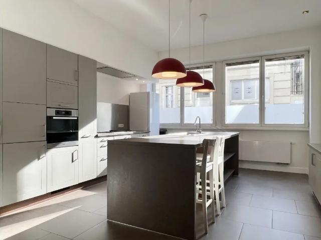 à vendre Rez De Chaussée Bruxelles Rue Souveraine