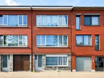Geschakelde Woning te koop in Arrondissement de Anvers - Parkeerplaats