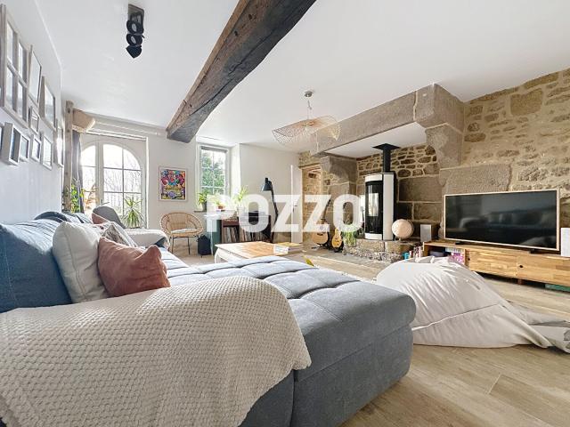 A Vendre Saint Georges De Reintembault Maison en pierres 6 pièce s 176 m2
