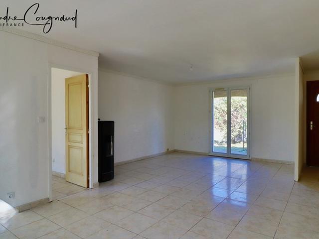 A vendre SAINT GERMAIN DES PRES 81 – Maison de plain pied, 3 chambres, garage et jardin