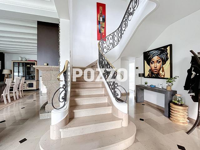 A vendre SAINT HILAIRE DU HARCOUET Maison de caractère 310m2