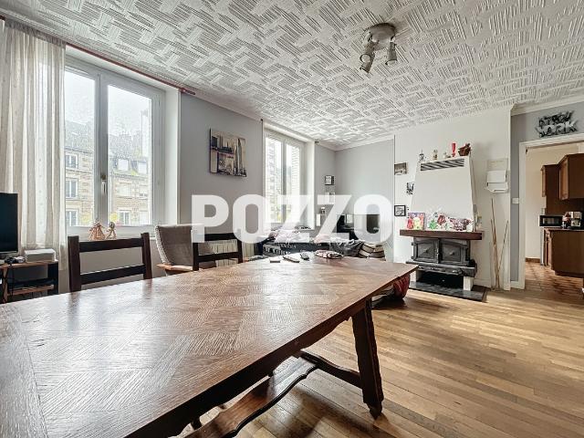 A Vendre Saint Hilaire Du Harcouet Appartement Libre 5 pièce s 122 m2 Centre ville