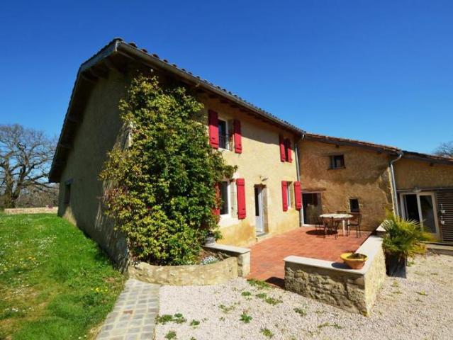 A vendre, secteur de Vic Fezensac, Gers: Ensemble immobilier avec maison 4 chambres entièrement rénovée, plusieurs autres bâtiments avec toitures neuves idéal gîte ou logement famille, piscine et jardin de 3 795m²