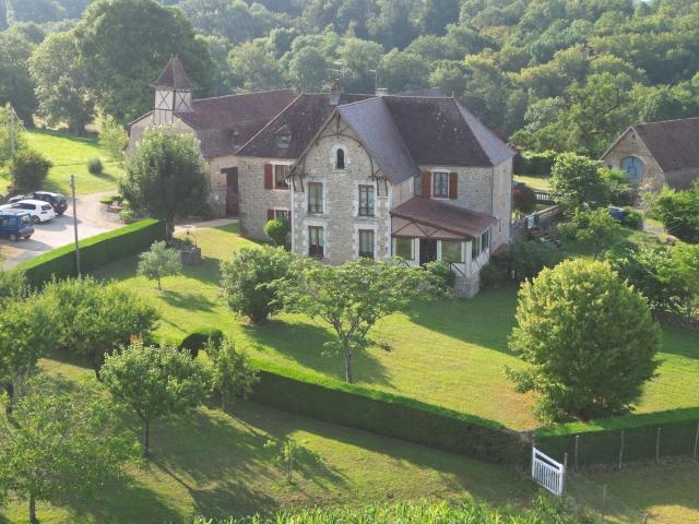 A vendre secteur Gramat magnifique propriété comprenant une. 368m² Gramat