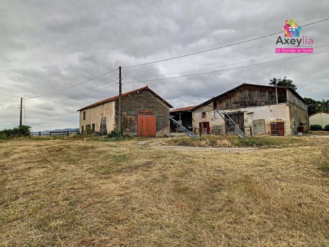 A VENDRE SECTEUR RENAISON ANCIEN CORPS DE FERME