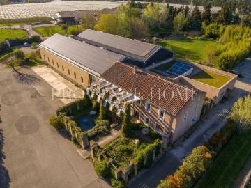 A Vendre Site Professionnel Strategique 1800 m² Proche Avign. 1800m² Caumont sur Durance