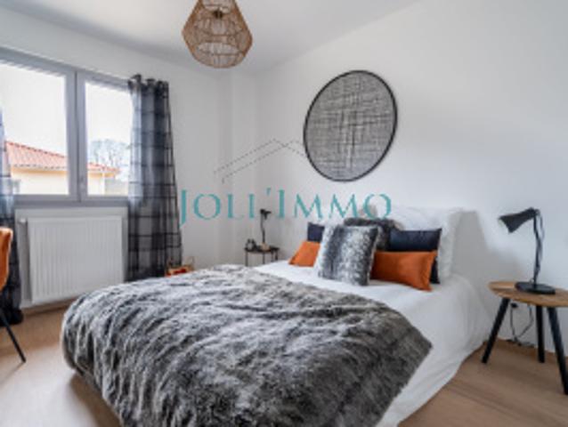 À VENDRE SPACIEUX APPARTEMENT T5 EN REZ DE JARDIN ROUSSILLON 38150