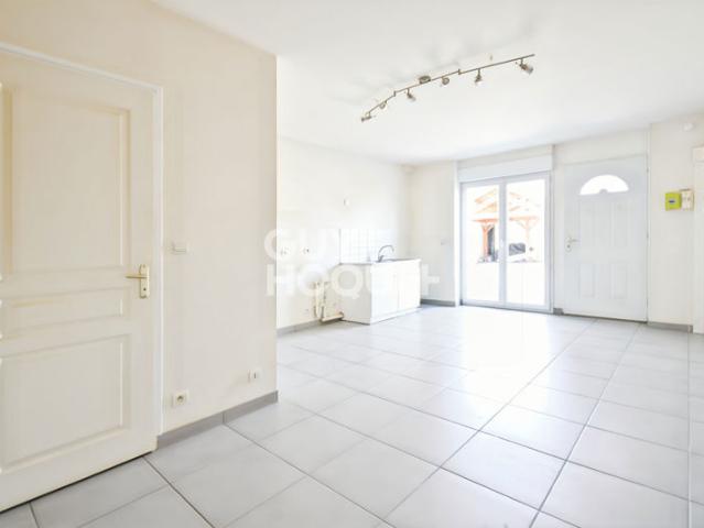 À VENDRE Studio 27 m² avec parking