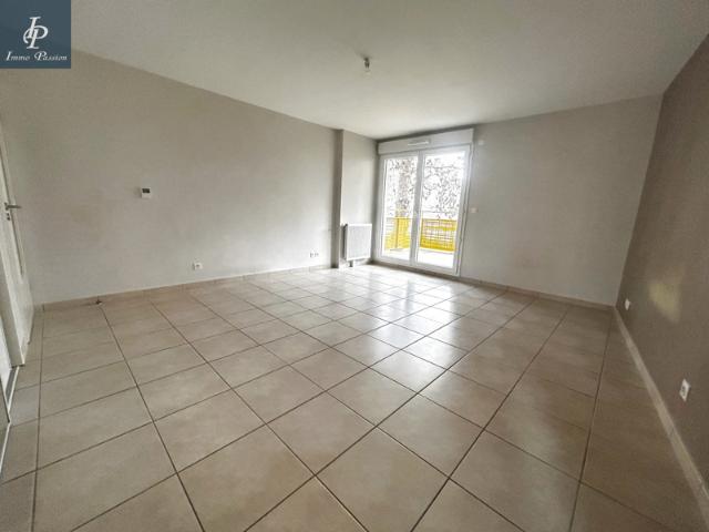 A vendre studio 35 m2 avec balcon terrasse DIJON proximité W