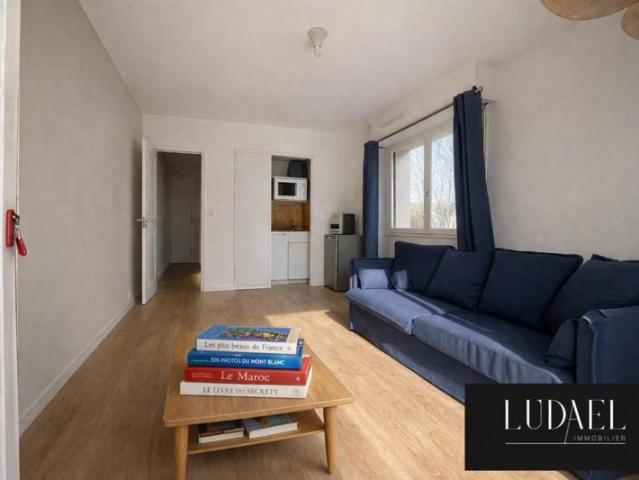 A vendre studio avec balcon, vue mer et parking à Trouville sur