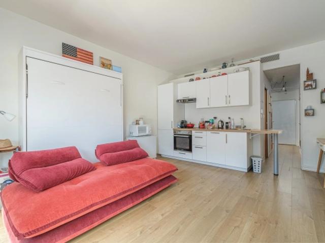 A vendre studio Marseille 8ème carré d'or Cadenelle terrasse piscine tennis