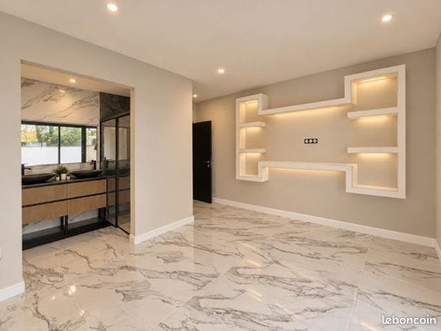 À VENDRE – Superbe maison contemporaine dan un Quartier Résidentiel