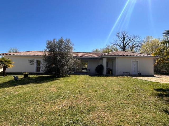 A vendre, superbe maison de plain pied, aux portes de Périgueux 24000 sur le secteur de Marsac sur l'Isle