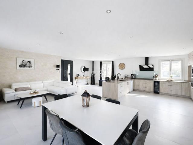 À VENDRE Superbe maison de plain pied à Gignac la Nerthe