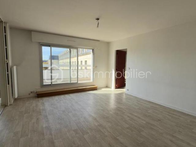 À vendre: Superbe duplex au dernier étage avec ascenseur – Centre ville de Soissons