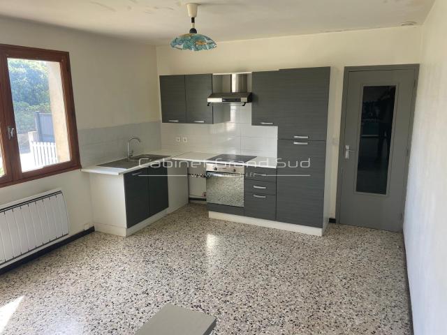 A vendre sur la commune de Mudaison maison de plain pied avec jardin et garage
