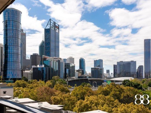 A Versatile Urban Retreat with Strong Income Options