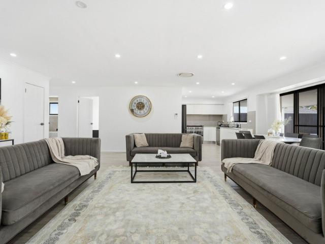 A Versatile Family Living with a Fully Renovated Residence and Exceptional Dual Income Potential