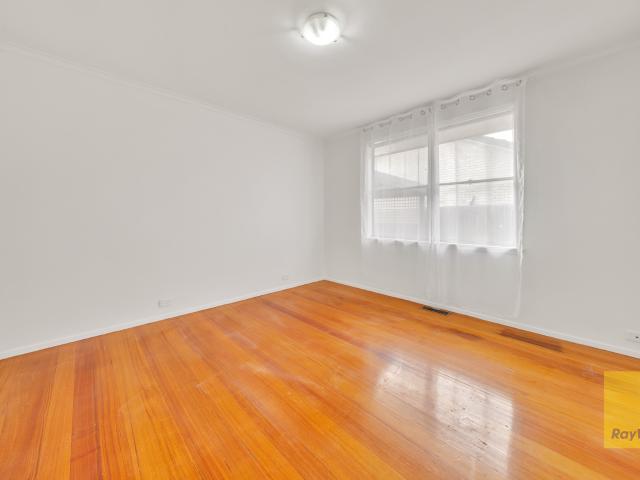 A Versatile Gem in a Prime Court Location